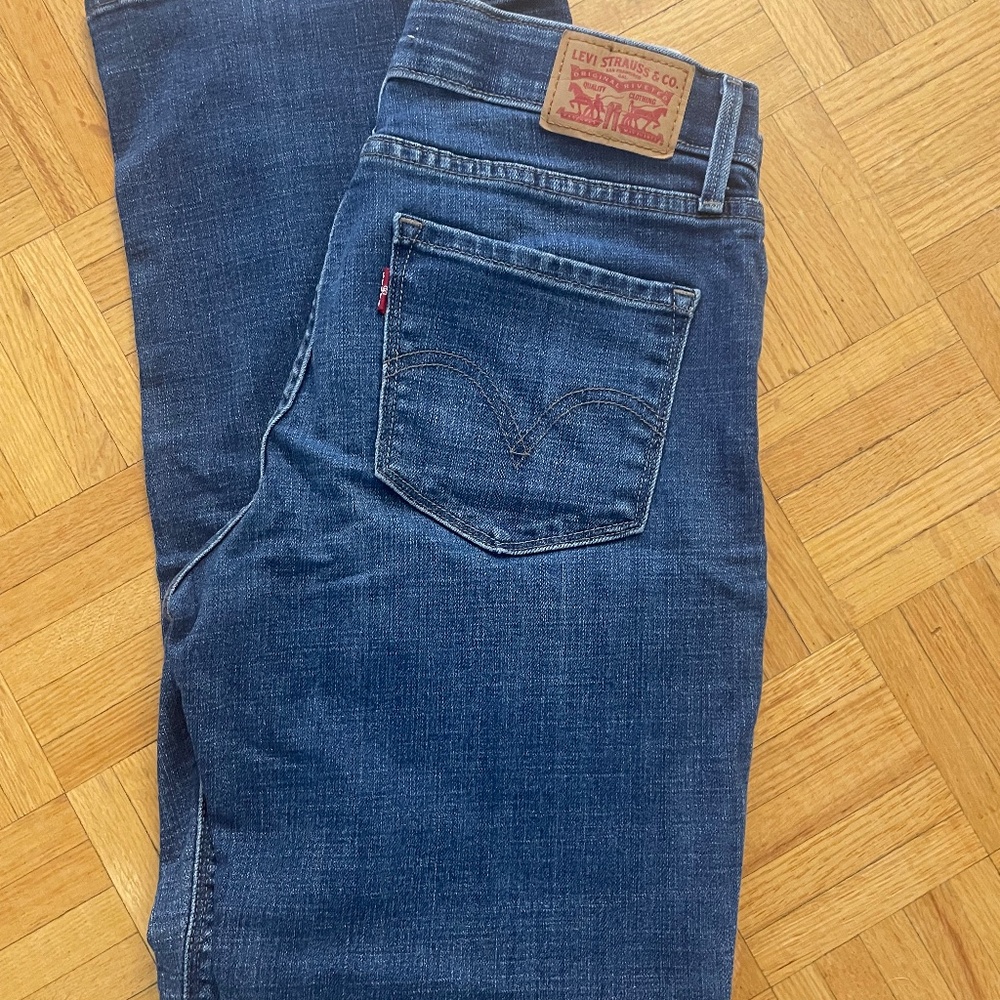 Barely Worn Women's Levis 525